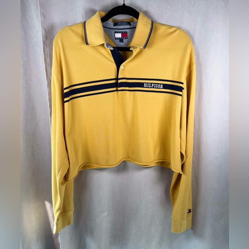 Tommy Hilfiger Cropped Rugby Style Long Sleeve w/Collar - Large in Yellow/Navy